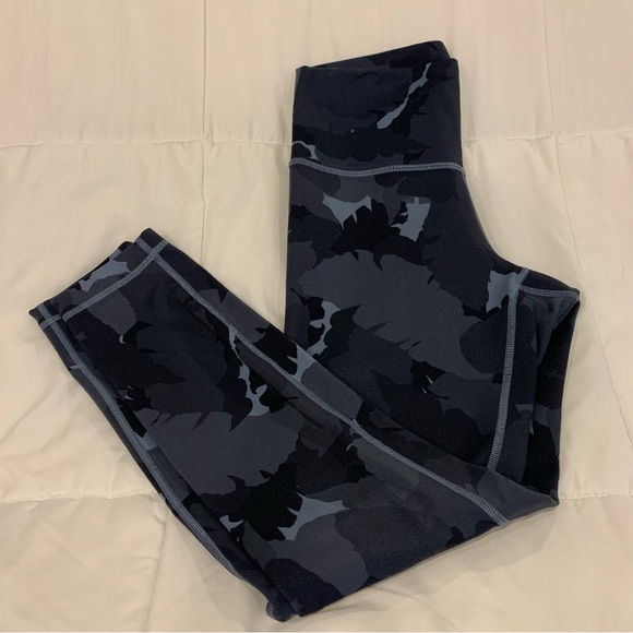 LULULEMON - Align High-Rise Leggings - Camouflage - Blue/Grey - Women’s 6 - Picture 1 of 4